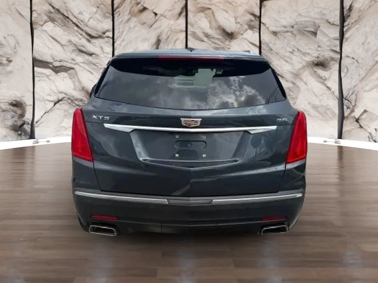 Used 2019 Cadillac XT5 Luxury w/ Advanced Security Package FWD image 4