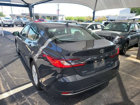 Used 2025 Toyota Camry LE FWD image 9