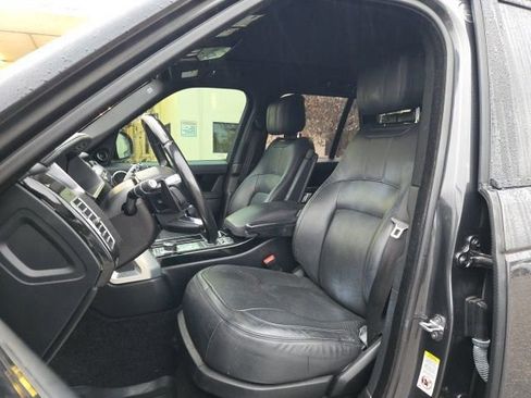 Used 2020 Land Rover Range Rover HSE image 14