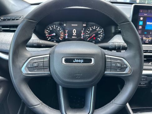 Used 2024 Jeep Compass Latitude AWD/4WD image 23