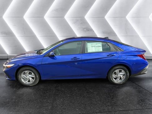 Used 2026 Hyundai Elantra SE FWD image 8