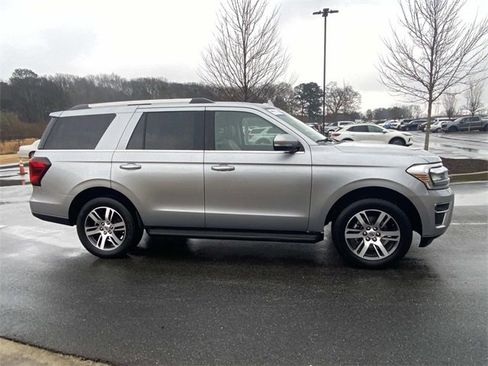 Certified 2024 Ford Expedition Limited image 2