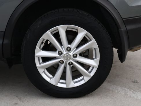 Used 2018 Nissan Rogue Sport SV w/ SV Technology Package image 8