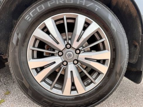 Used 2020 Nissan Pathfinder S FWD image 34