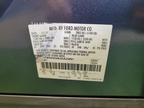 Used 2018 Ford Explorer XLT w/ Equipment Group 202A AWD/4WD image 33