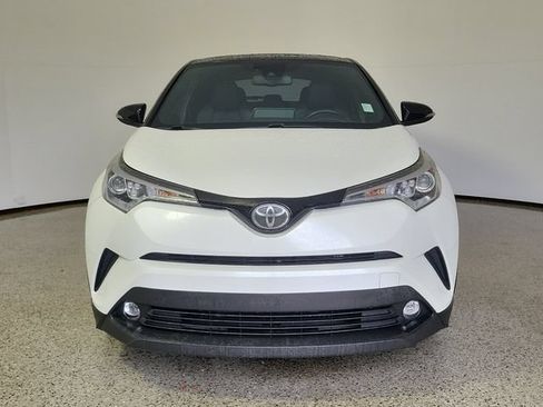 Used 2019 Toyota C-HR Limited FWD image 3