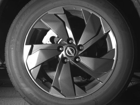 Used 2025 Nissan Rogue SV image 15