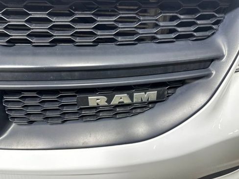Used 2014 RAM C/V Tradesman image 9