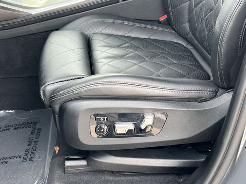 Used 2023 BMW X7 xDrive40i w/ Executive Package image 15