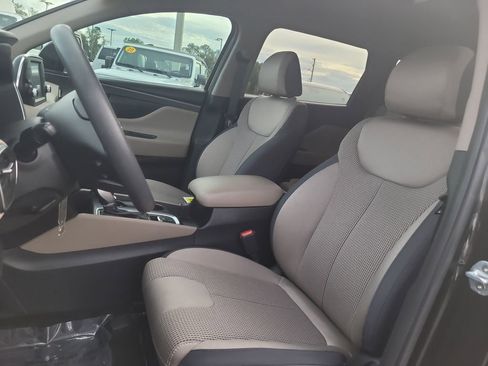 Used 2020 Hyundai Santa Fe SE image 16