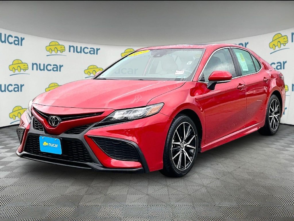 Used 2024 Toyota Camry SE w/ Cold Weather Package AWD/4WD image 3
