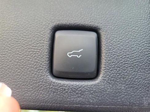 Used 2021 Ford Escape SE w/ SE Sport Appearance Package image 29