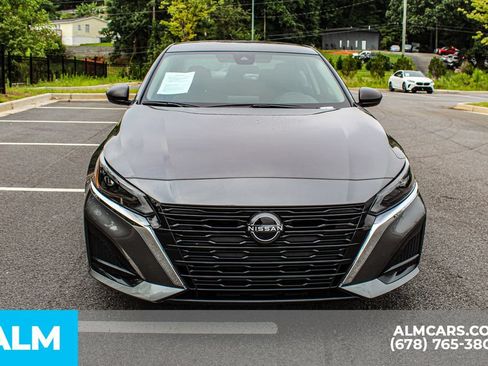 Used 2024 Nissan Altima 2.5 SV FWD image 9