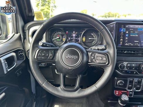 Used 2024 Jeep Wrangler Unlimited AWD/4WD image 12