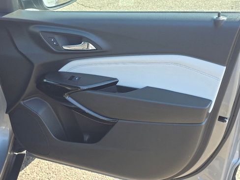 Certified 2025 Chevrolet Trax LT w/ Driver Confidence Package image 19