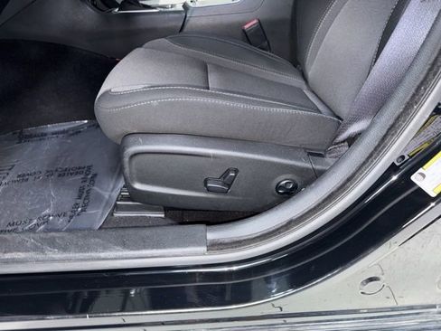 Used 2019 Dodge Charger SXT RWD image 4