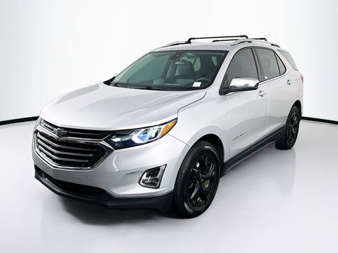 Used 2020 Chevrolet Equinox LT FWD image 3