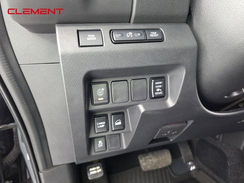 Used 2023 Nissan Frontier SV w/ SV Convenience Package image 10