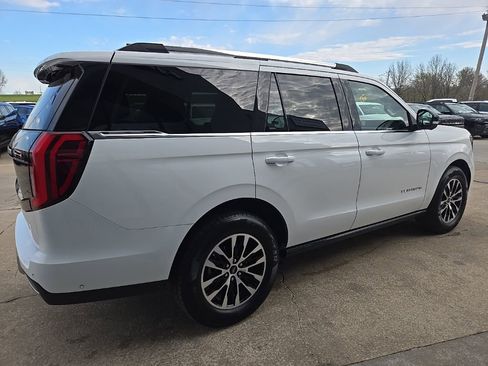 Used 2025 Ford Expedition Platinum AWD/4WD image 13