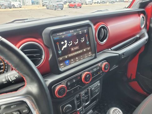 Used 2023 Jeep Gladiator Rubicon w/ Cold Weather Group AWD/4WD image 25