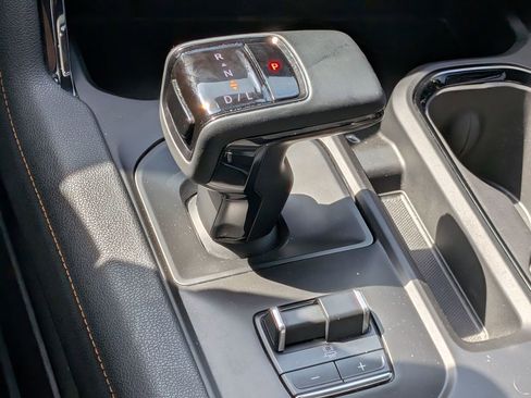 Used 2023 GMC Sierra 1500 AT4 w/ AT4 Premium Package AWD/4WD image 12