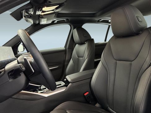 Certified 2023 BMW 330i Sedan w/ Convenience Package image 20