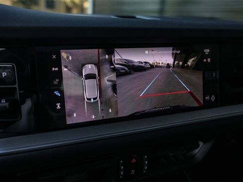 Used 2025 Porsche Cayenne image 17