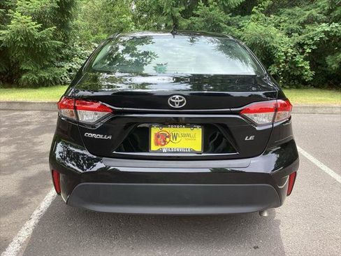 Certified 2025 Toyota Corolla LE FWD image 19