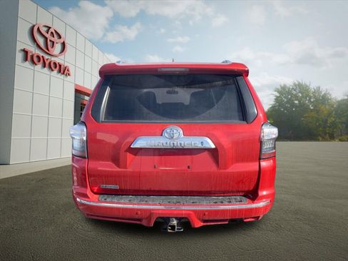 Used 2016 Toyota 4Runner Limited image 3