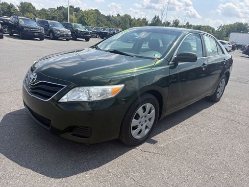 Used 2011 Toyota Camry LE FWD image 8