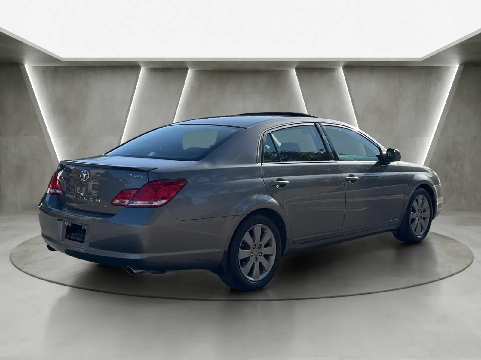 Used 2005 Toyota Avalon Touring FWD image 3