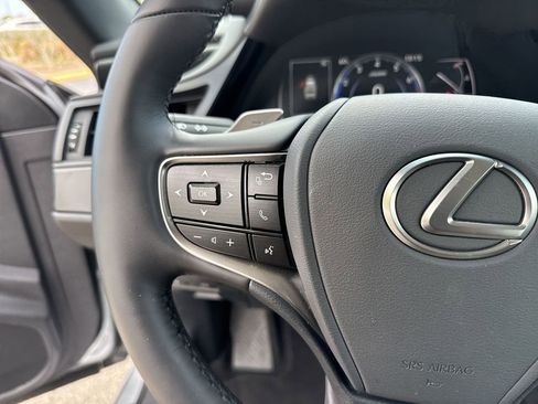 Used 2025 Lexus ES 350 w/ Premium Package image 26