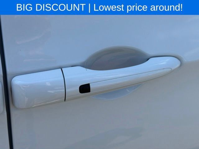Used 2023 Chrysler Pacifica Touring-L FWD image 18