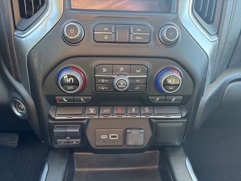 Used 2022 Chevrolet Silverado 3500 LT w/ Convenience Package image 22