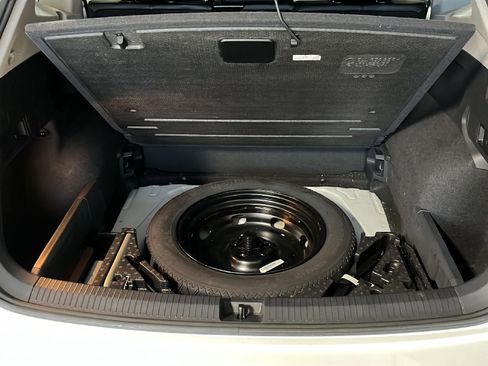 Used 2018 Volkswagen Tiguan SEL image 10