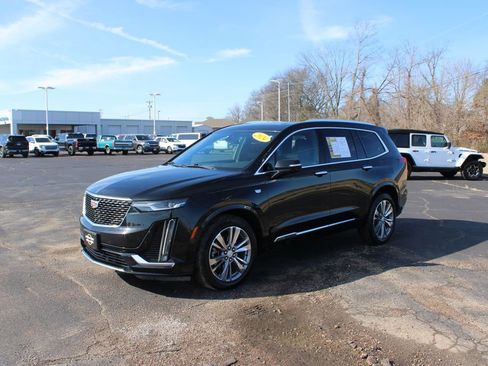 Used 2024 Cadillac XT6 Premium Luxury image 6