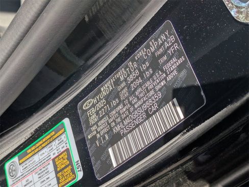 Certified 2025 Hyundai Elantra Sport image 10