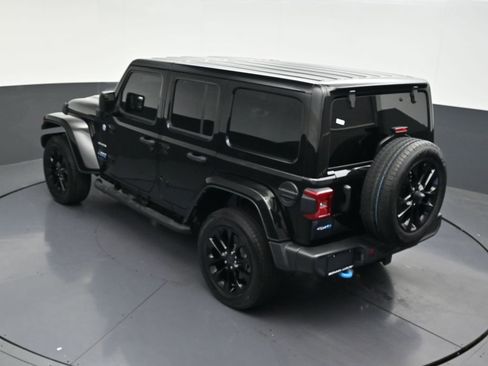 Used 2024 Jeep Wrangler Unlimited Sahara AWD/4WD image 21