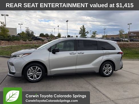 Used 2023 Toyota Sienna XSE w/ XSE Plus Package AWD/4WD image 5