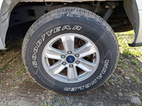 Used 2016 Ford F150 XL w/ Equipment Group 101A Mid AWD/4WD image 6