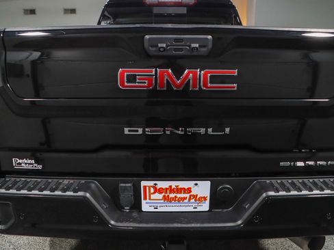 Used 2022 GMC Sierra 2500 Denali w/ Technology Package image 8
