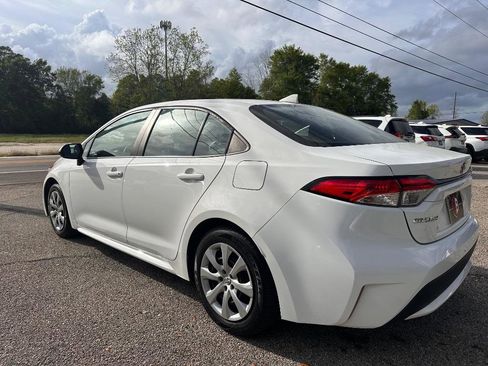 Used 2022 Toyota Corolla LE image 8