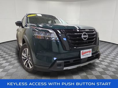 Used 2023 Nissan Pathfinder SL w/ Black Appearance Package