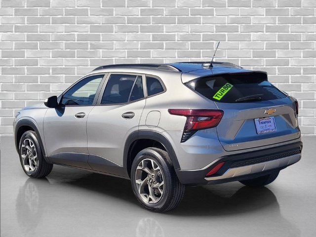 Certified 2024 Chevrolet Trax LT w/ Driver Confidence Package FWD image 8