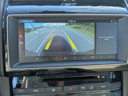 Used 2017 Jaguar F-PACE Prestige AWD/4WD image 22