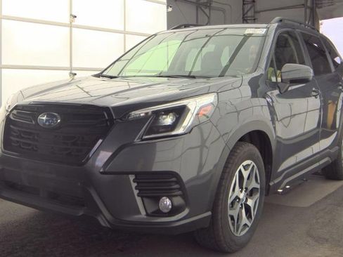 Used 2022 Subaru Forester Premium AWD/4WD image 1