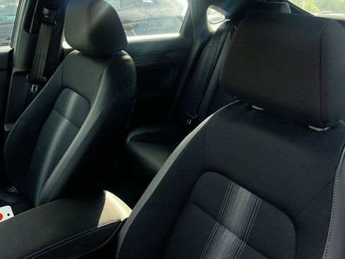 Used 2025 Honda Civic Sport image 10
