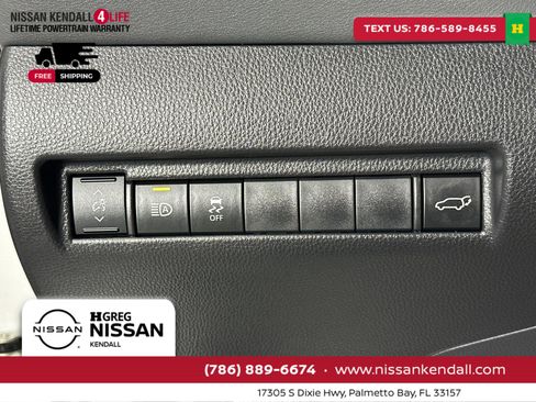 Used 2023 Toyota Venza Limited image 26