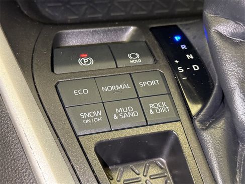 Used 2023 Toyota RAV4 XLE Premium image 29