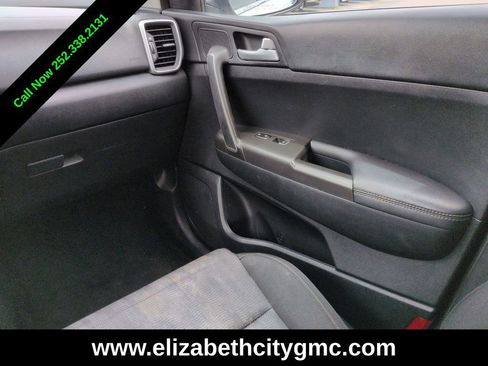 Used 2021 Kia Sportage LX AWD/4WD image 18
